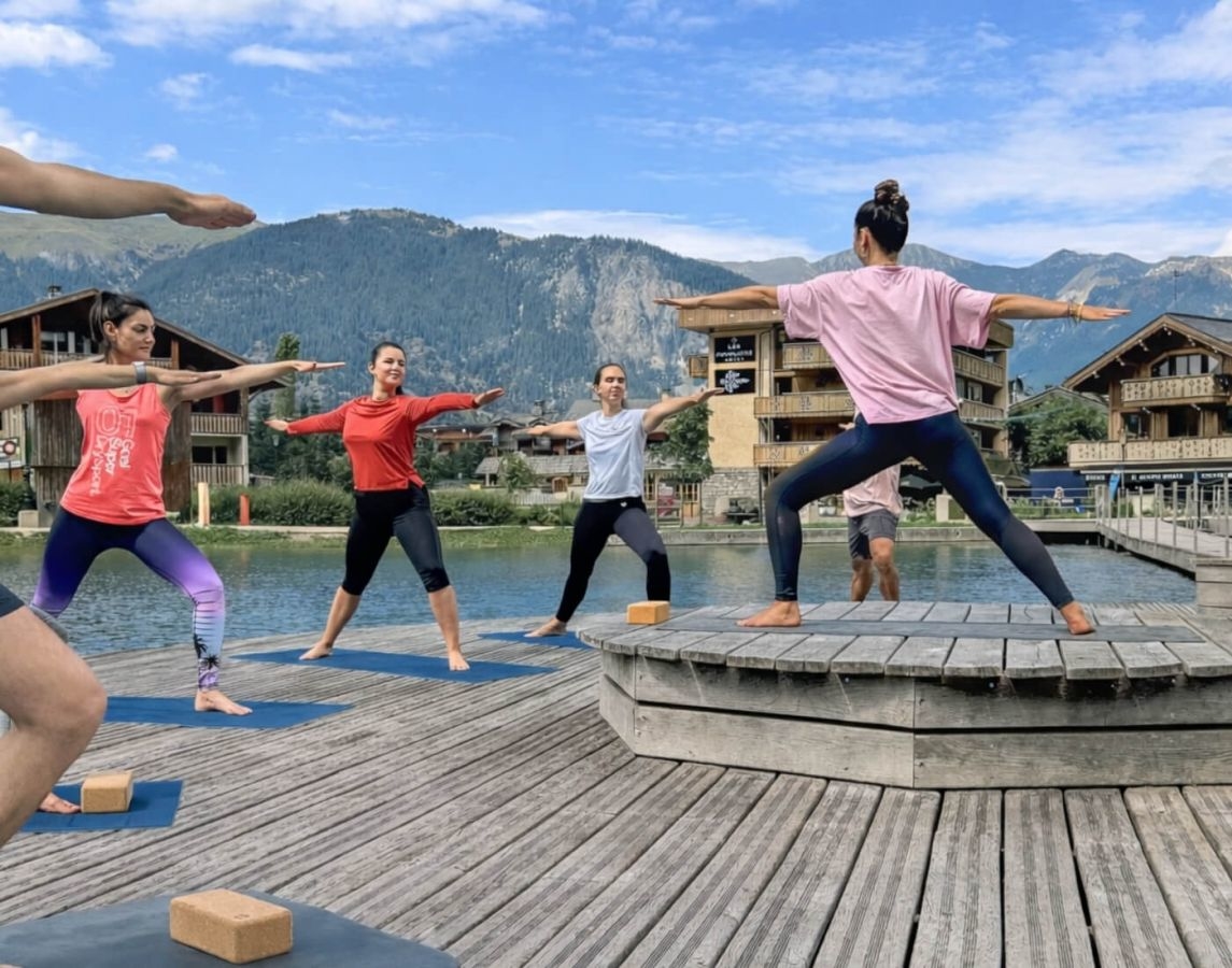 Ateliers de yoga à Courchevel Le Praz – bien-être en montagne